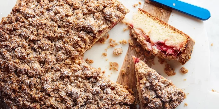 Why Is My Cake Crumbly: 7 Helpful Tips & Top Main Reasons